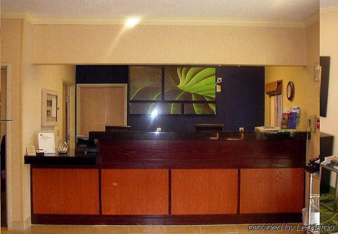 Dubuque Inn & Suites Экстерьер фото